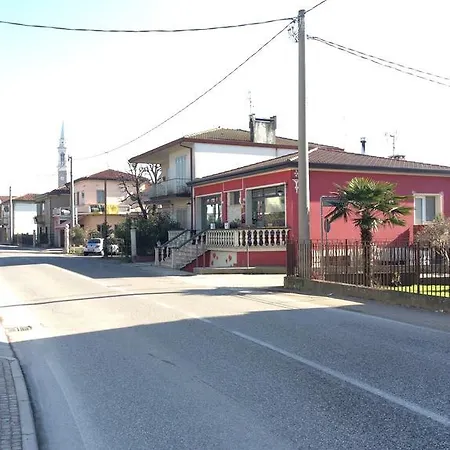 Manugoldhouse *